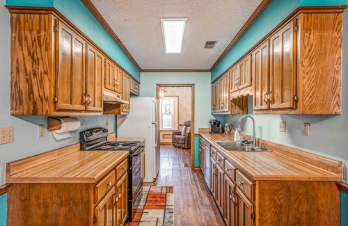 Bartlett Estates House | Fenced Yard - Family-Friendly Bartlett Estates