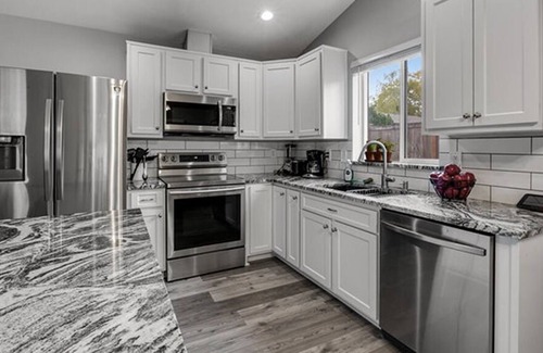 Cathcart House | Fenced yard - Mud proof - 3BD 2BA Apt