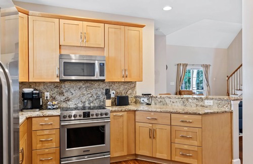 Wake Forest House | Fenced Yard *Near Downtown *Fire Pit