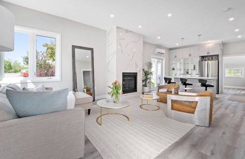 Fenelon Falls House | Fenelon Falls Kawarthas gem steps from public beach and water access.