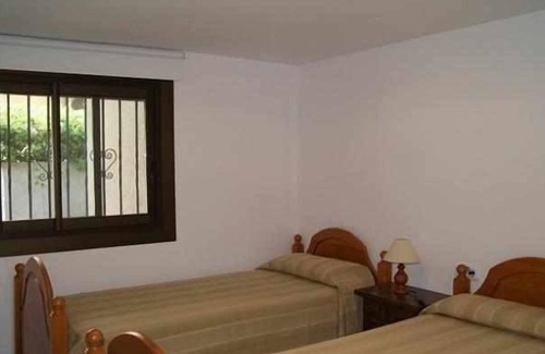Llanca Apartment | Fener de Baix 83 House with garden and sea views