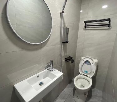 Xitun District Bed & Breakfast | FengChia近逢甲夜市赤鬼牛排