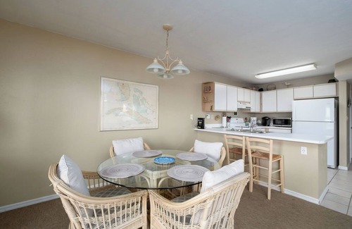Cedar Key Condo | Fenimore Mill 5C Sunrises, Pool & Hot Tub!