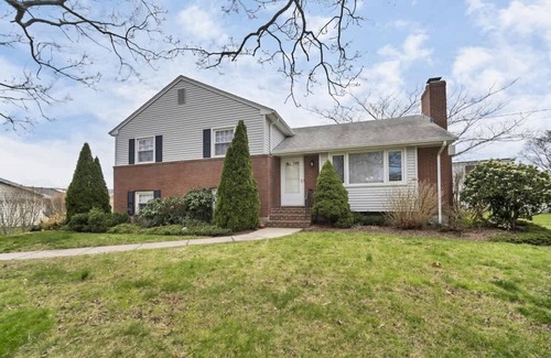 Old Saybrook House | Fenwood Coastal Getaway Private Beach Access