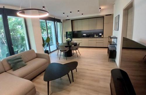 Pusztavacs Apartment | Fenyvesliget Apartmanok V