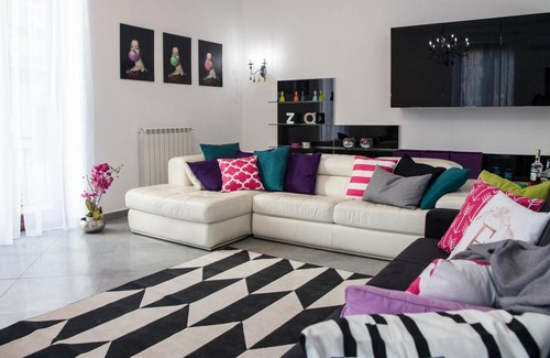 Naples City Centre Apartment | Ferdinando Arthouse - Oversized Modern Apartment