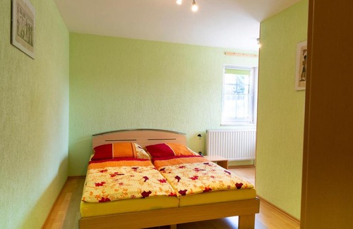Lauscha Apartment | Ferienhaus Rennsteig Huhn, Glaswerkstraße 58, 98724 Lauscha
