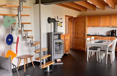 Neustadt-Hambach House | Ferienwohnung Weitblick - Appartement/fewo, Gartenseitig