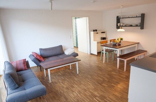 Boetzingen Apartment | Ferienwohnung Schambachhof, 50 qm mit Terrasse und 1 Schlafraum für max. 2 Erw. und 2 Kinder