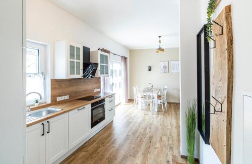 Prackenbach Apartment | Ferienbahnhof Fichtental Gleisblick Lounge