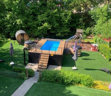 Arnoldstein House | Ferienhäuser Glück Auf, Sauna, Hottubs