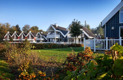 Bad Saarow House | Ferienhaus „Fünen XXL“ 218m² für 12+2 Pers. im Schlosspark Bad Saarow, Sauna, Whirlpool und Kamin