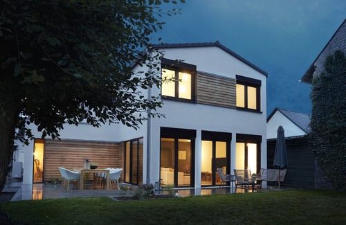 Mayen House | Ferienhaus für 1-12 Personen, mit 4 Schlafzimmern