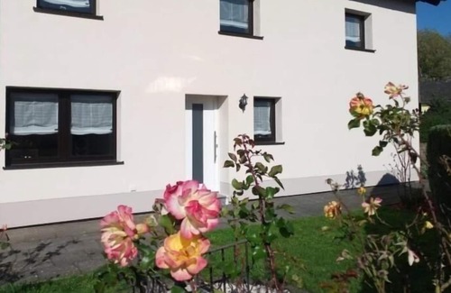 Steinfeld House | Ferienhaus für 8 Gäste mit 182m² in Hellenthal