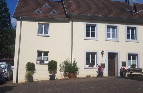 Hetzerath House | Ferienhaus Glücksnest - 4-bed vacation home shower/WC, 2 bedrooms