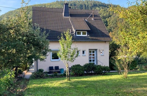 Kirn Apartment | Ferienhaus im Obstgarten - Appartement/fewo, Dusche, WC, 1 Schlafraum