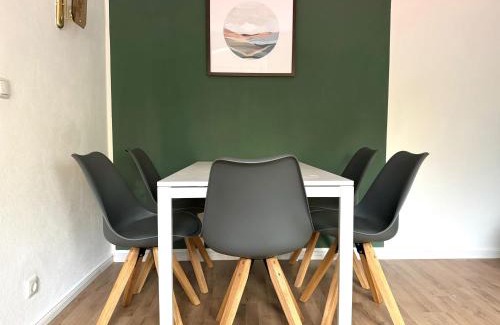 Hettstedt House | Ferienhaus "Jasmine" mit 3 Schlafzimmern und Stellplatz