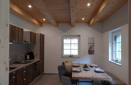 Stockenboi Apartment | Ferienhaus Komplett neu 14 Automin. vom Weisensee Entfernt. Wanderwege vor Ort
