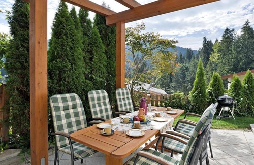Soell Apartment | Ferienhaus Siglinde - Holiday home, shower and bath, WC, 5 bedrooms, sauna