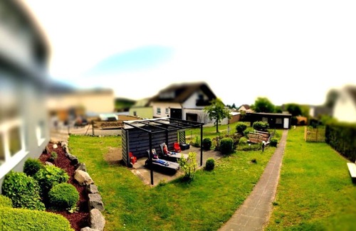 Ettringen House | Ferienhaus Zum Hochstein - 4-bett-ferienhaus Dusche/wc, 2 Schlafräume