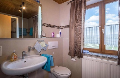 Bermatingen Apartment | Ferienhof-Dachsberg Apartment Weitblick