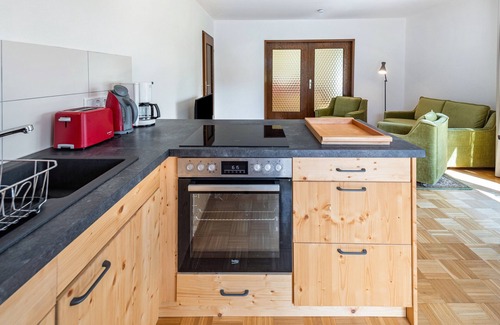 Radmuhl Apartment | Ferienhof im Salzbachtal – Grashüpfer für bis zu vier Personen