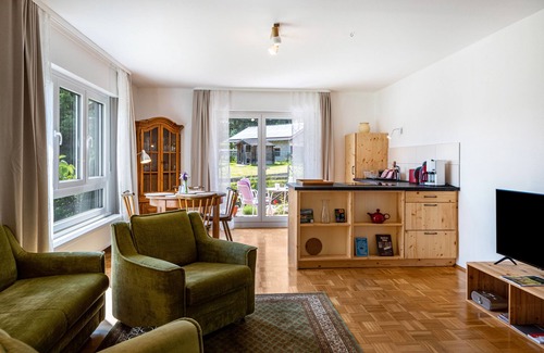 Radmuhl Apartment | Ferienhof im Salzbachtal – Grashüpfer für bis zu vier Personen