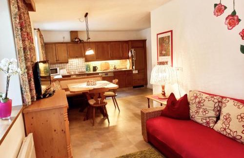 Fusch an der Grossglocknerstrasse Apartment | Ferienwohnung Resi im Zentrum