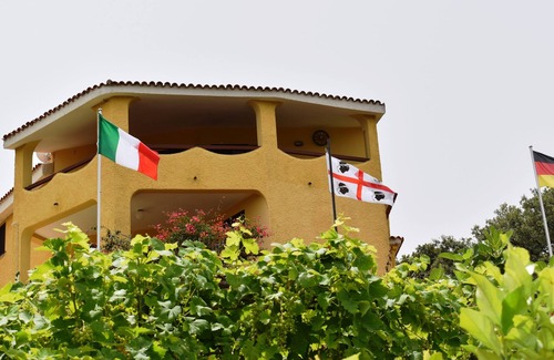 Iscra e Voes Condo | Ferienwohnung mit Meerblick-Strand La Caletta-S.Lucia