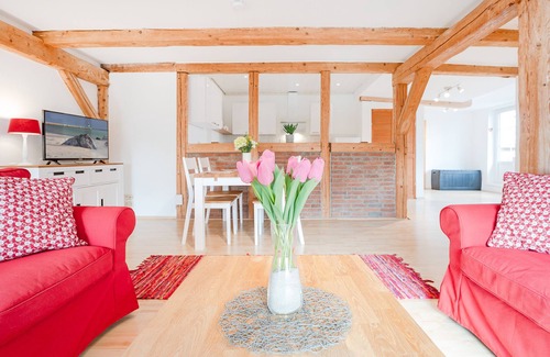 Blekendorf Apartment | Ferienwohnung Über den Feldern mit Balkon in der Holsteinischen Schweiz