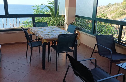Isola di Capo Rizzuto Apartment | Ferienwohnung mit Weitblick Über das Ionische Meer