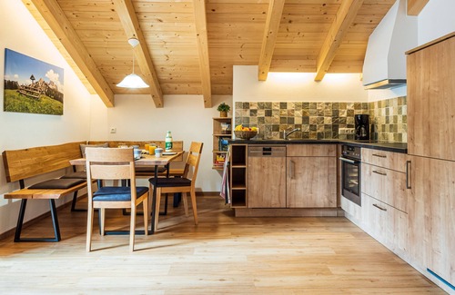 Oberschonau Apartment | Ferienwohnung für 2-4 Personen, 82 qm, 2 Schlafzimmer, Bad mit Dusche/wc, Balkon