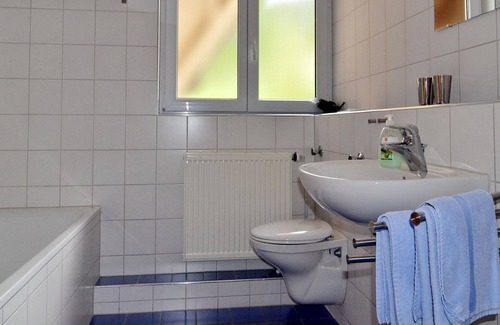 Bodman-Ludwigshafen Apartment | Ferienwohnung 1. OG, 80qm, 1 Schlafzimmer, 1 Wohn-/Schlafzimmer, max. 5 Personen