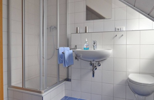 Bodman-Ludwigshafen Apartment | Ferienwohnung DG, 80qm, 1 Schlafzimmer, 1 Wohn-/Schlafzimmer, max. 5 Personen
