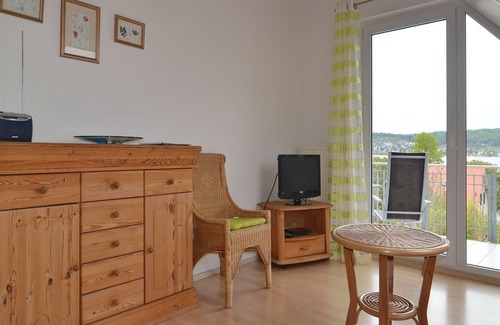 Bodman-Ludwigshafen Apartment | Ferienwohnung DG, 80qm, 1 Schlafzimmer, 1 Wohn-/Schlafzimmer, max. 5 Personen