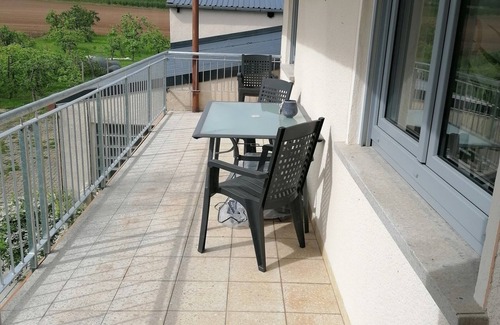 Karlburg Apartment | Ferienwohnung mit Balkon