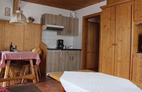 Bichl Apartment | Ferienwohnung 1 für 4 Personen, 1 Schlaf- und 1 Wohn/Schlafzimmer, 36 m²