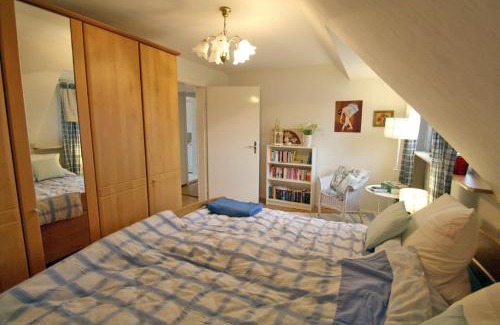 Knielingen Apartment | Ferienwohnung 11 mit großer Terrasse am Privatsee