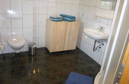 Waging am See Apartment | Ferienwohnung 2 bis 4 Personen, 2 Schlafzimmer, Balkon, 50 qm