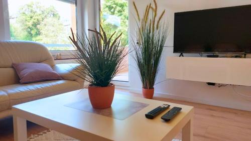 Oberkochen Apartment | Ferienwohnung 3-4P l 2 SZ I Bad l Balkon l Bergblick l fußläufig zu Zeiss, Hensoldt