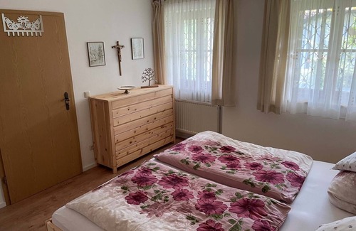 Bad Endorf Apartment | Ferienwohnung, 43 qm Erdgeschoss, 1 Separates Schlafzimmer