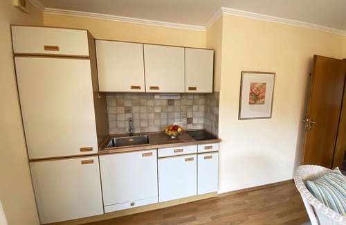 Antwort Apartment | Ferienwohnung, 48 qm Obergeschoss, 1 separates Schlafzimmer
