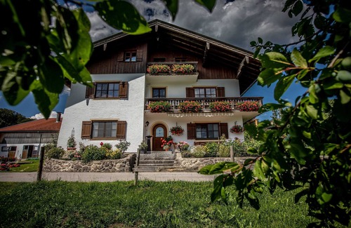 Schliersee Apartment | Ferienwohnung Almzeit - Biohof Jörgenbauer