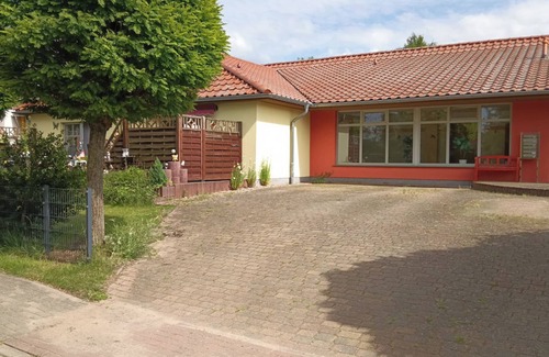 Lelkendorf Apartment | Ferienwohnung am Schloss für 1-4 Personen, Barrierefrei! Erholen und Genießen!