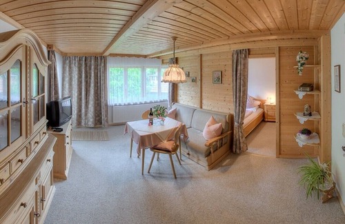 Bad Feilnbach Apartment | Ferienwohnung Apfelbaum 1. Etage, 42 qm, 1 Sep. Schlafzimmer, Balkon