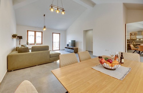 Bar Apartment | Ferienwohnung/app. für 4 Gäste mit 93m² in Zupci