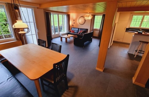 Lenk Apartment | Ferienwohnung/app. für 6 Gäste mit 131m² in Lenk