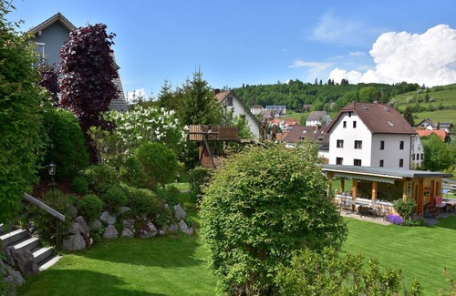 Lenzkirch Apartment | Ferienwohnung Bär, 100qm, 3 Schlafzimmer, max. 6 Personen