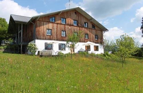 Marchhauser Apartment | Ferienwohnung "das Nest" im Großzügigen Landhaus