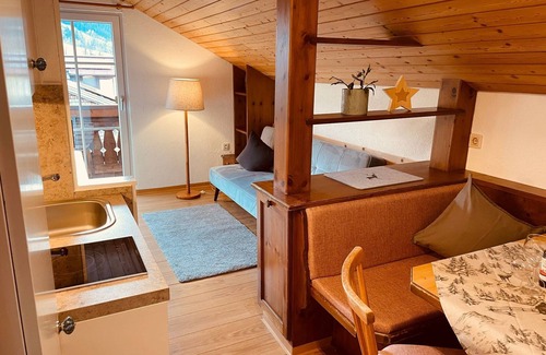 Schattwald Apartment | Ferienwohnung Eins - Gästehaus Holl